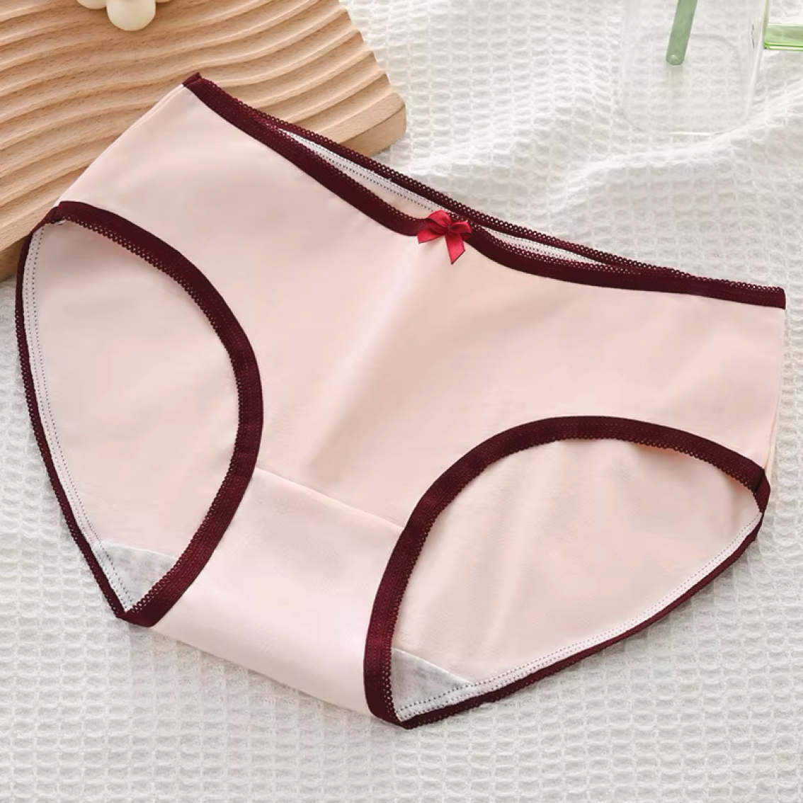 Scarlet Desires (SD040)